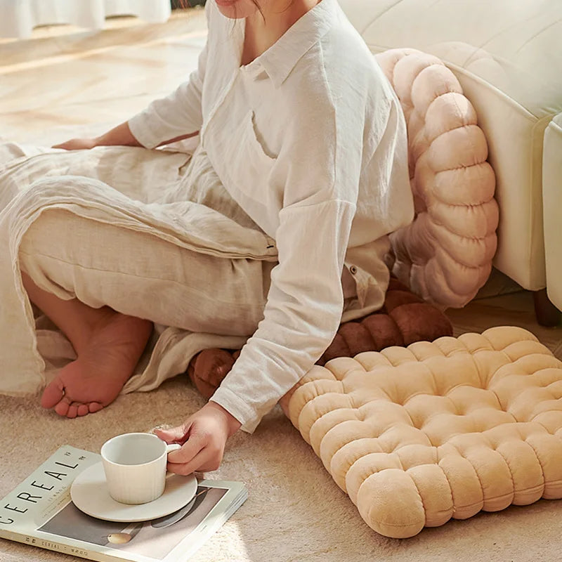 Cojín de Asiento Biscuit de Peluche - 8 Estilos, 18-22" | 45-55 centímetros