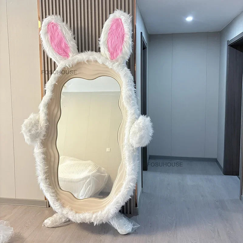 Miroir Géant en LED en Forme de Lapin | 93" x 53" (237 x 134 cm) | Verre Ultra HD 🐰✨