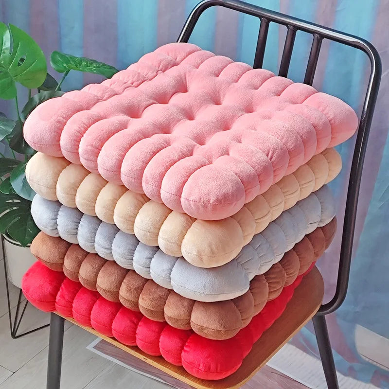 Cojín de Asiento Biscuit de Peluche - 8 Estilos, 18-22" | 45-55 centímetros