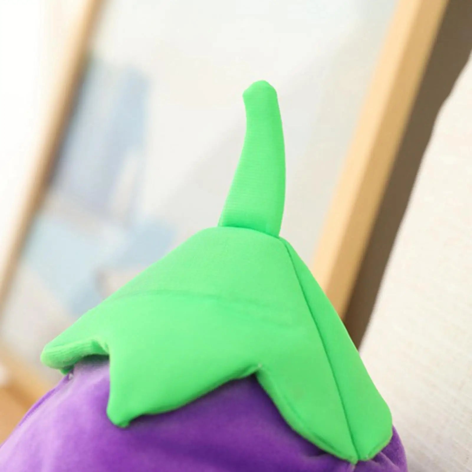 Sombrero de Berenjena de Peluche, 18" | 46 centímetros