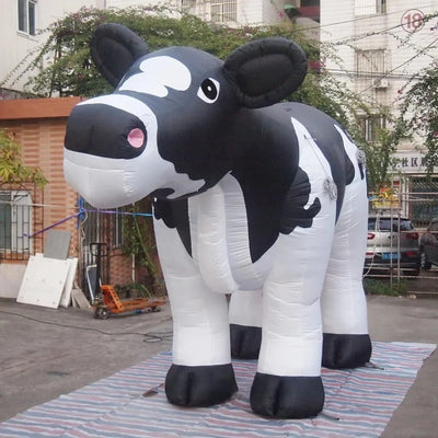 Mucca Gonfiabile Realistica in Piedi – Decorazione Animale a Grandezza Naturale Personalizzabile