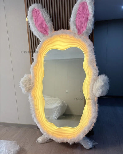 Miroir Géant en LED en Forme de Lapin | 93" x 53" (237 x 134 cm) | Verre Ultra HD 🐰✨