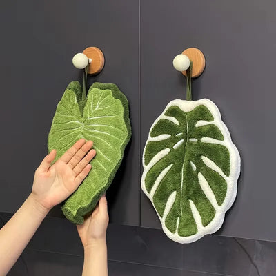 Microfiber Leaf Hanging Towel – Absorbent Bathroom & Kitchen Cloth