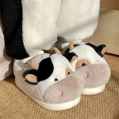 Plushie Cow Slippers, US Men 4-8.5/ Women 5.5-10 plush toy – – – Image 1 | Plushie Produce