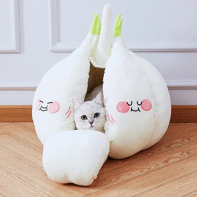 Plushie Garlic Kawaii Pet Bed for pets to 16.5 lbs (7.5 kg) plush toy – – – Image 1 | Plushie Produce