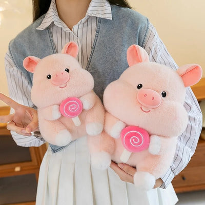 Plushie Lollipop-Holding Pig Plushie, 8-20" | 21-50 cm plush toy – – – Image 4 | Plushie Produce